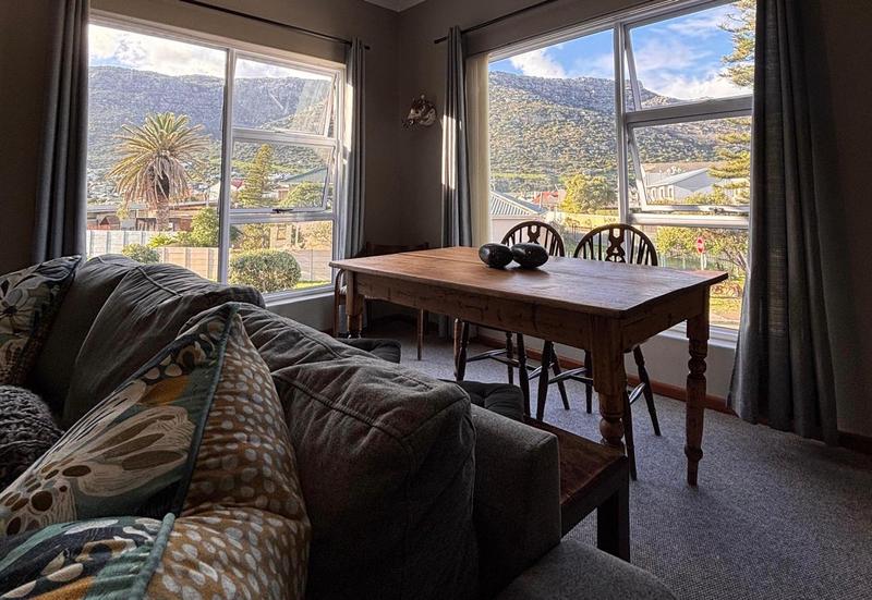 To Let 2 Bedroom Property for Rent in Fish Hoek Western Cape